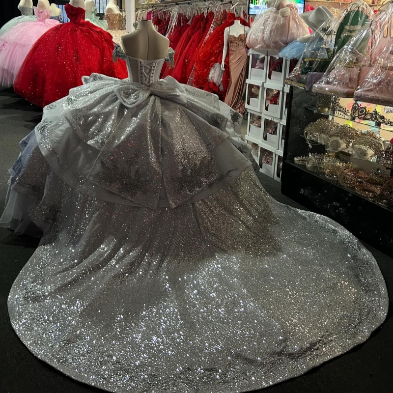 Silvery Shiny Quinceanera Dresses Off Shoulder Ball Gown Sweet 16 Dress Applique Lace Bow Tull Beads Birthday Party Vestidos 15 De Anos