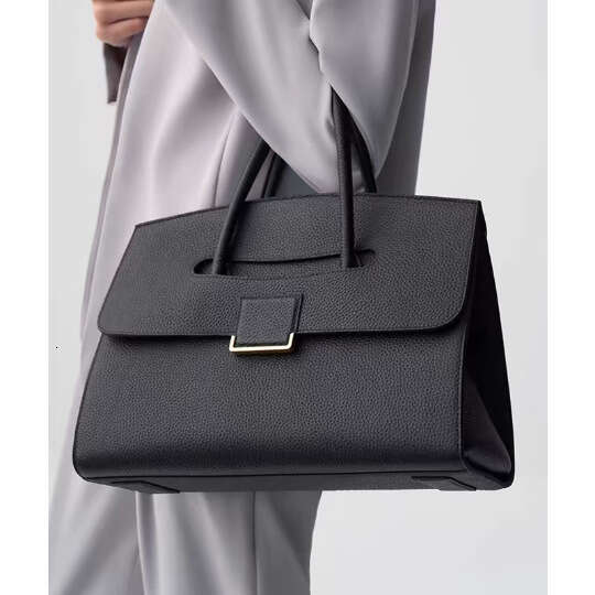 Guangzhou Bag Large Capacity Commuter Versatile Briefcase Women's Niche Design Simple High-end Handbag Trendy