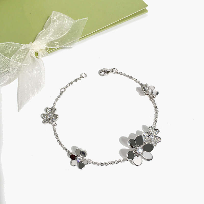 08Jewelry New Large and Small Lucky Clover Inlaid Dia Multi-Flower Bracelet Three Colors Available