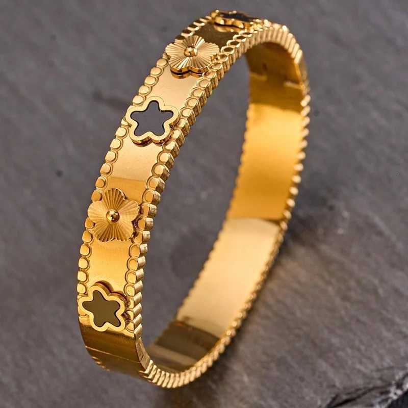 luxury UILZ Luxurious Stainl Steel Lucky 5 Flower Bangle For Wen Micropaved Red Shell Bracelet Daily Wear Jewelry S250905