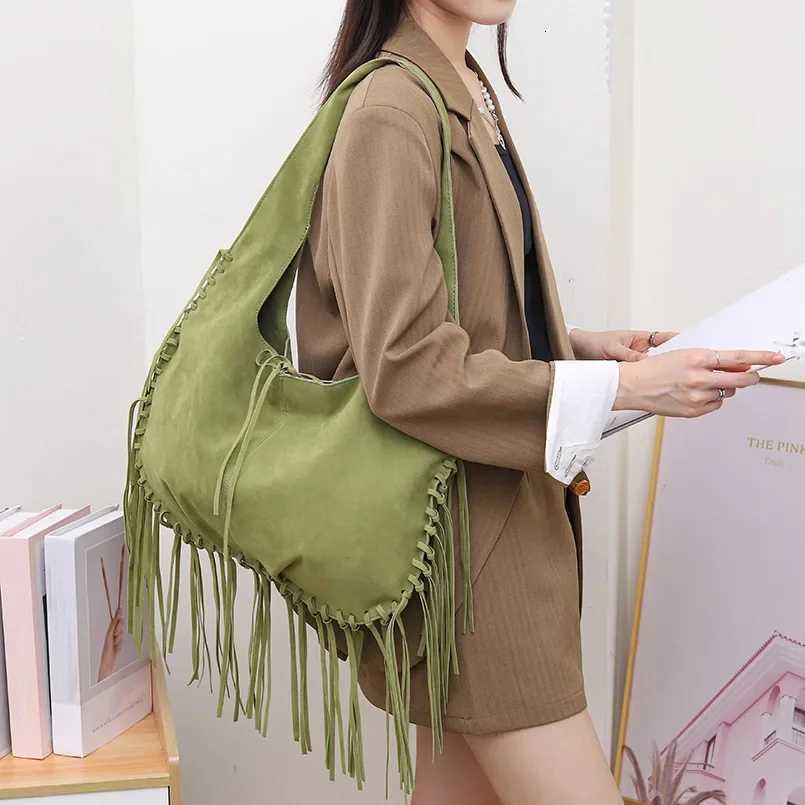 Vintage Tassel Women Shoulder bags soft velvet female hobos Armpit Bags large capacity ladies handbag bolsa brown big totes Z250903