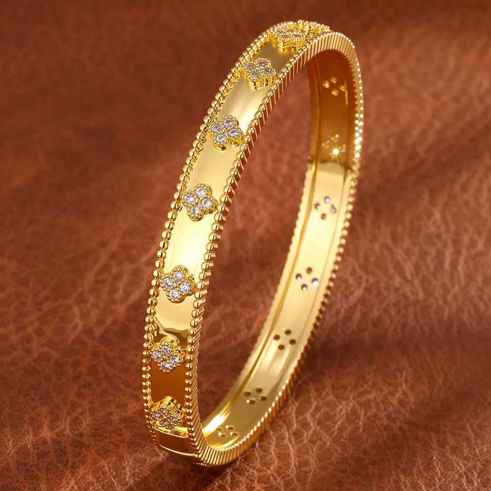 Sexy Luxury Flower Diamond Bracelet Suitable For Wen To Wear Fashionable Jewelry For Travel Parties And Banquets S250905