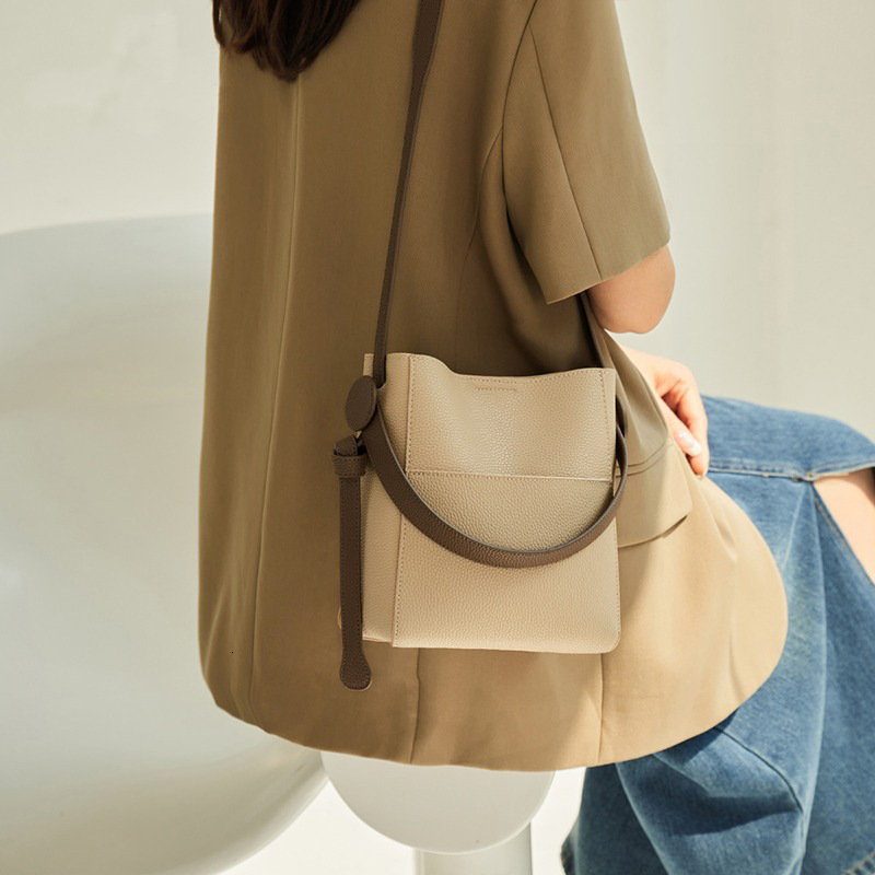 New Women s Crossbody Bag Fashionable Autumn New Designer Bag Minimalist Contrasting Color Bucket Bag Women s Shoulder Bag