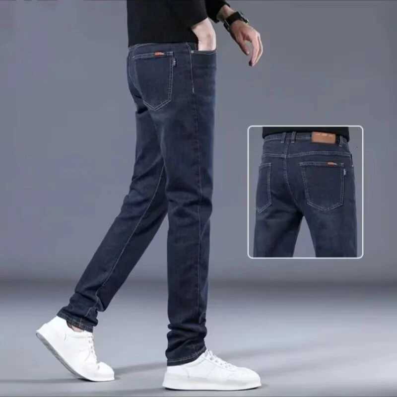Mens Classic Narrow Leg Hot Sale Denim Pants High Quality Brand Slim Fit Trousers Trend Holiday Straight Leg Bluegray Jeans W250905