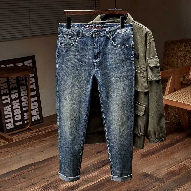 HighEnd European Mens Slim Fit Jeans Korean Version Casual Elastic Solid Long Pants Youth Fashion Autumn Winter Skinny Jeans W250905