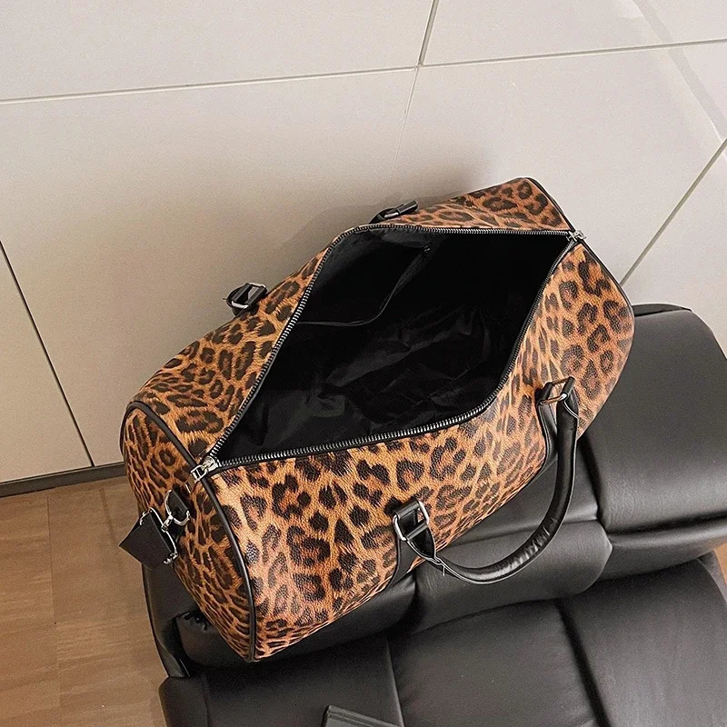 Classic Leopard Print Large Capacity Leisure Luggage Bag With Multiple Pockets And Shoe Compartment Sports Fitness Travel Bag 250903