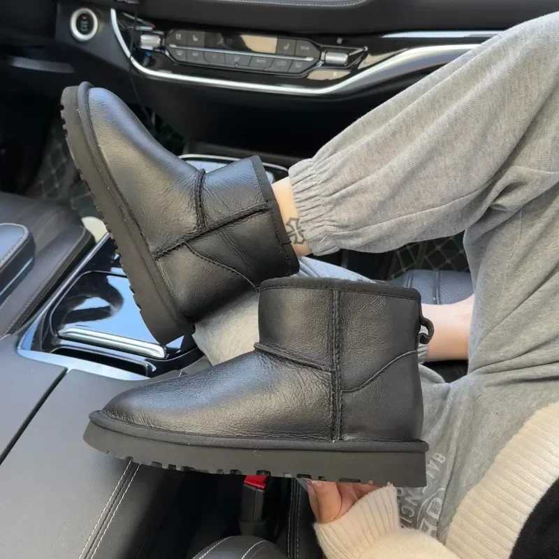 Waterproof Smooth Leather Snow Boots HighQuality Pure Wool Warm Womens Boots High Top Low Top Flat Bottom Womens Boots L250905