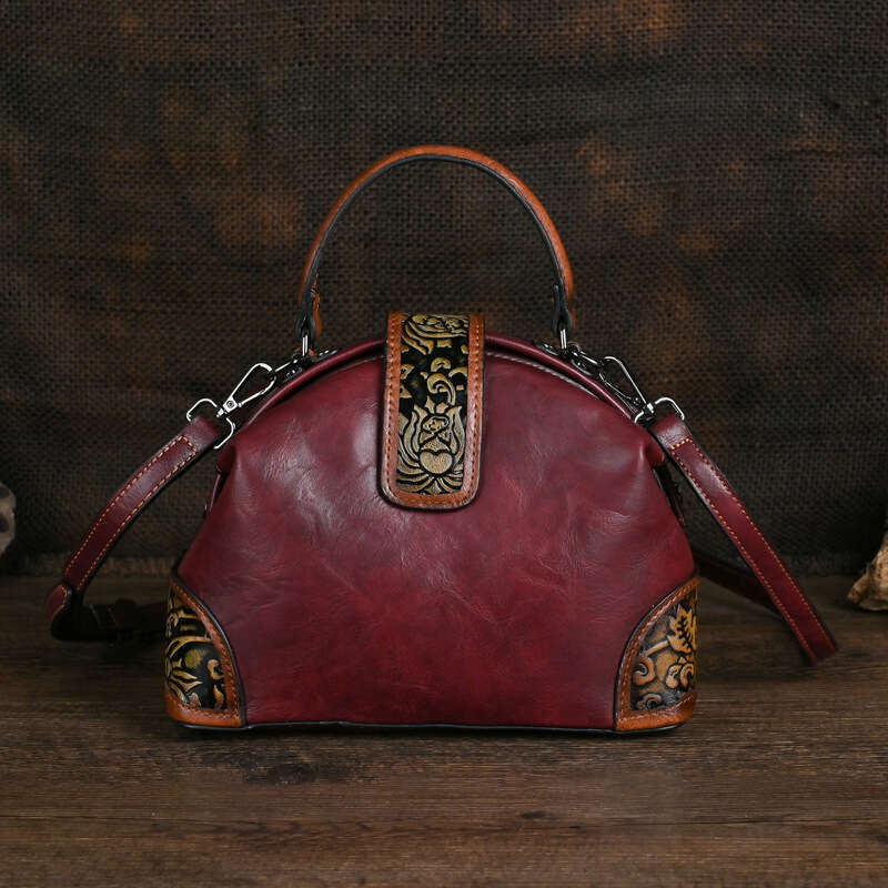 New Casual Simple Daily Matching Women's Embossed Handmade Color Rubbing Handheld Clip Crossbody Bag