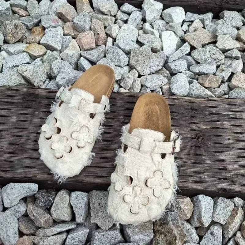 Womens Shoes 2025 New Summer Hollow Out Flower Slippers Retro Closed Toe Cork Platform Casual Clogs Shoes Womens Slippers W250905