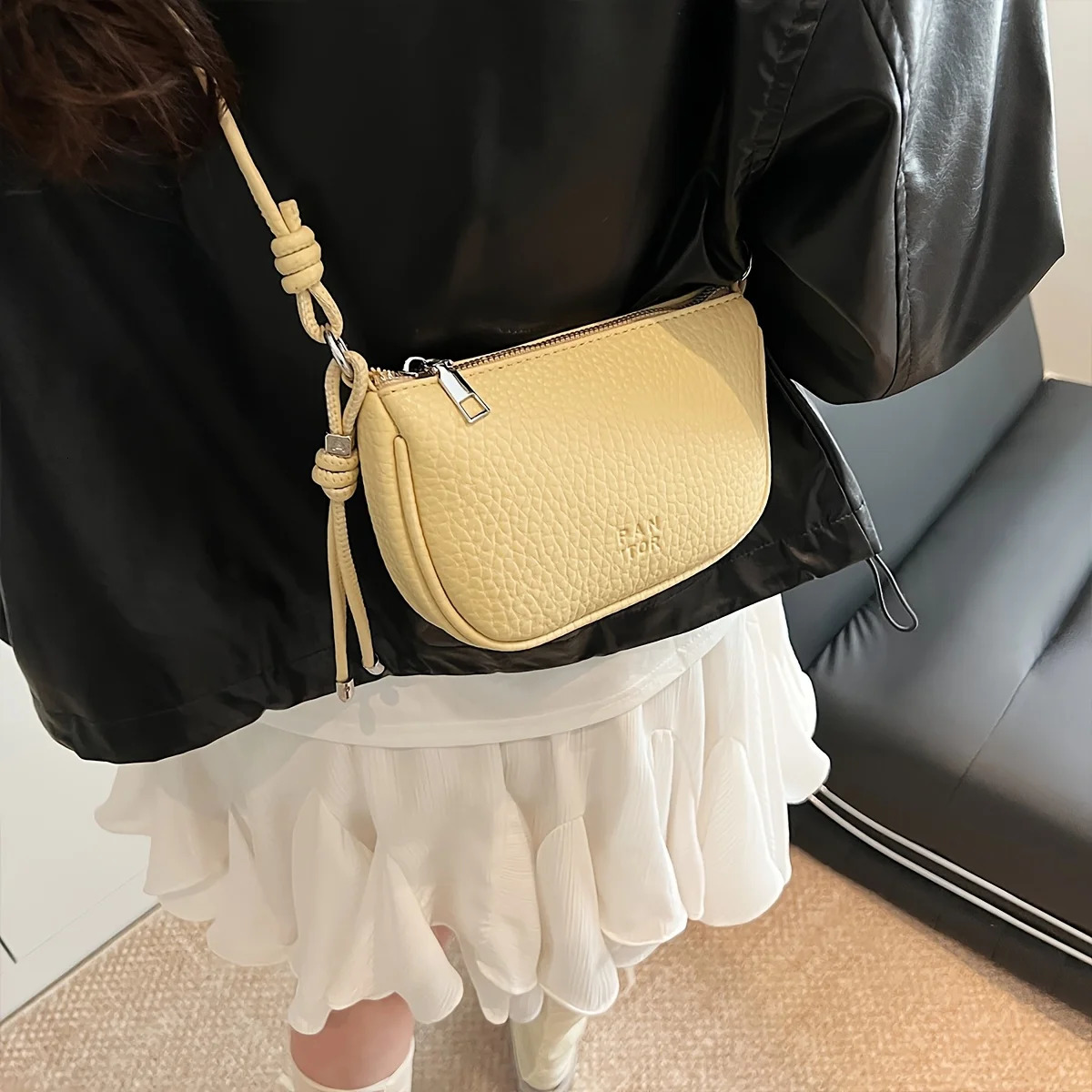 Ladies Crossbody Bag Is Fashionable Versatile Solid Color Exquisite Daily Commuting Casual Shoulder Bag 250903