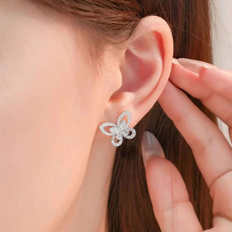 DH collections: New S925 Silver Fashionable Butterfly Full - diamond Stud Earrings for Women