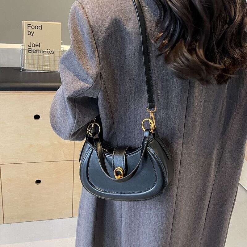 Design For Women 2024 New High Quality Crossbody Trendy And Versatile Solid Color Fashion Handheld Small Bag