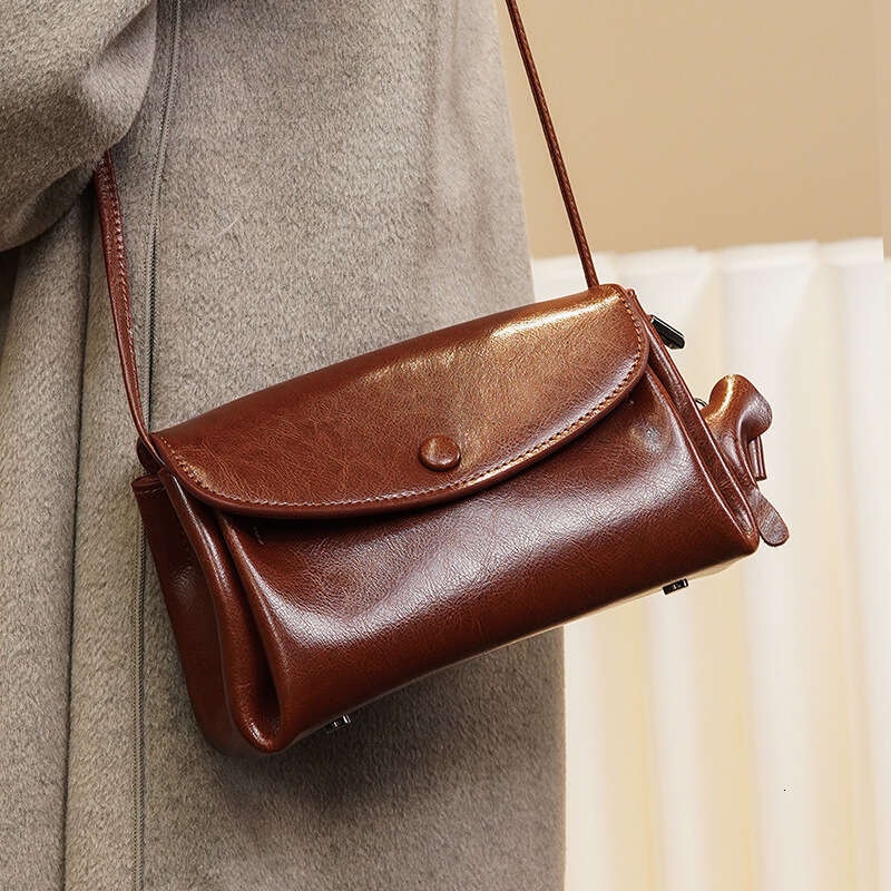 Genuine Women's Crossbody Fashion Versatile Small Cowhide Shoulder High-end Oil Wax Leather Bag for Women