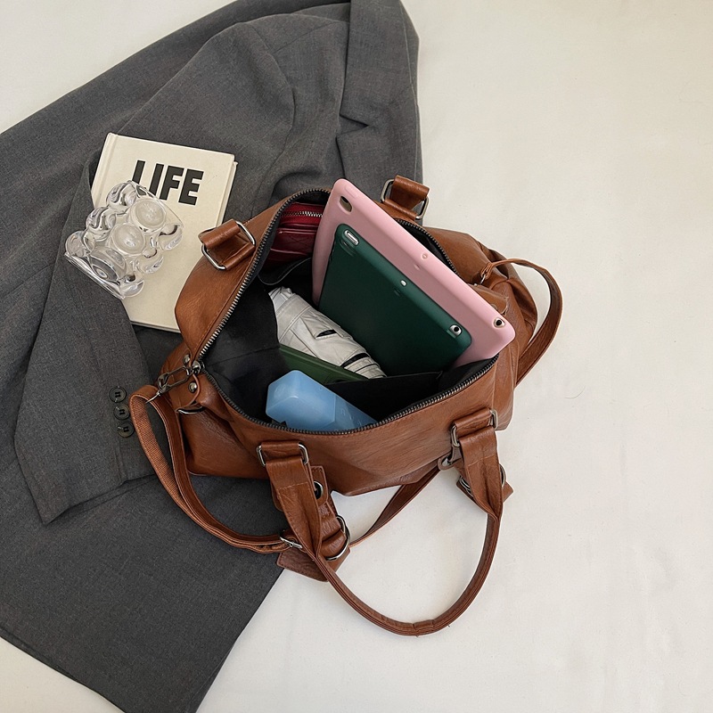 2025 New Popular Free Shipping Designer Large capacity winter versatile new fashion shoulder textured handheld commuting womens bag