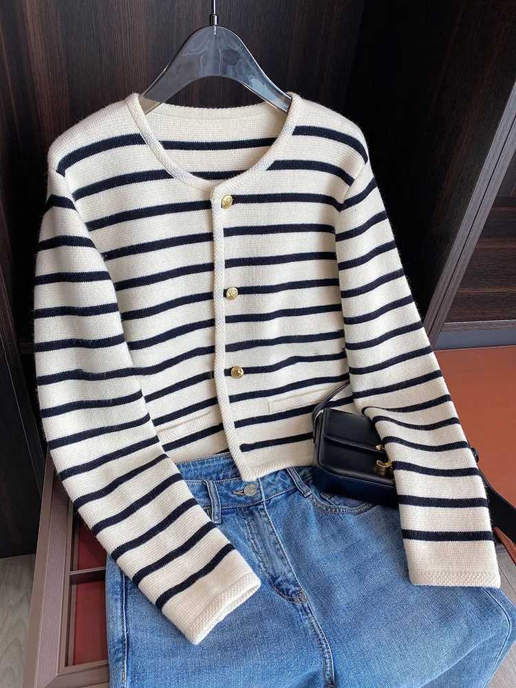Autumn and winter Korean contrasting striped knitted cardigan womens winter single row metal buckle pocket sweater cardigans Z250905