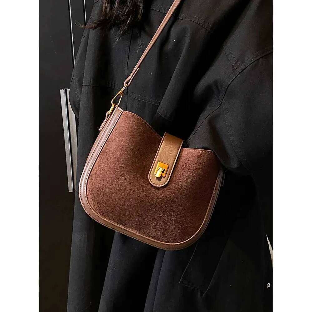 Women Bury Bucket Bag Solid Fashion Pu Leather Crossbody Bags Female Versatile Leisure Chain Shoulder Pack Semicircle