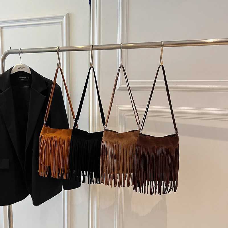 New and trendy Koreanstyle matte fringe bucket bag suitable for fashion outings and daily commutes as a shoulder bag Z250903