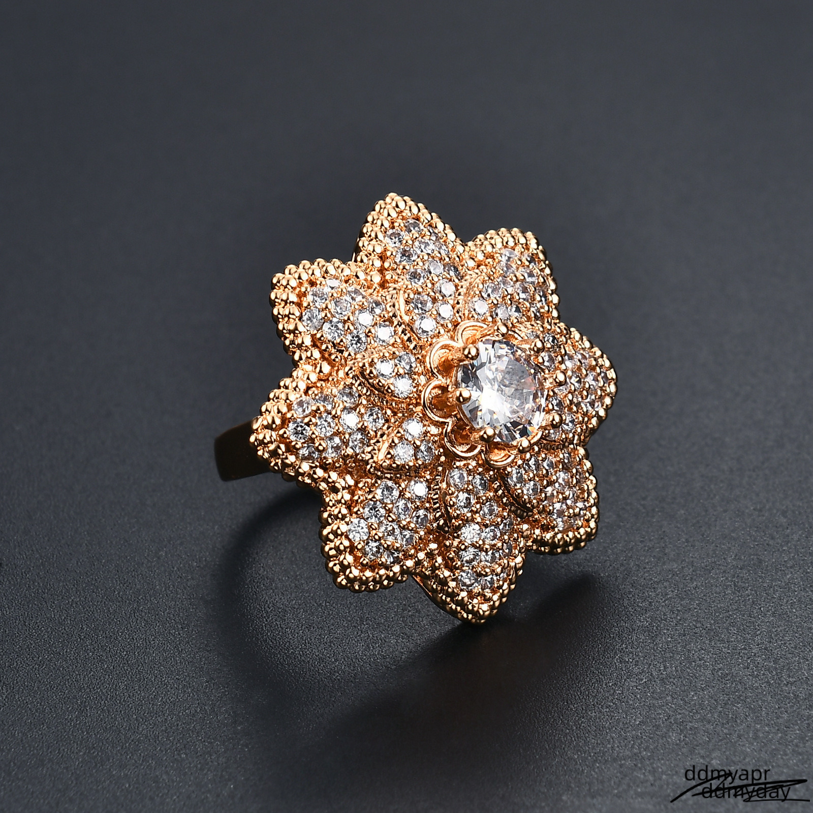 The 2025 New ddmyday Women's Jewelry Designer's Wedding Ring Features Retro Light Style With Zircon Inlaid, Exuding A Unique Exaggerated And