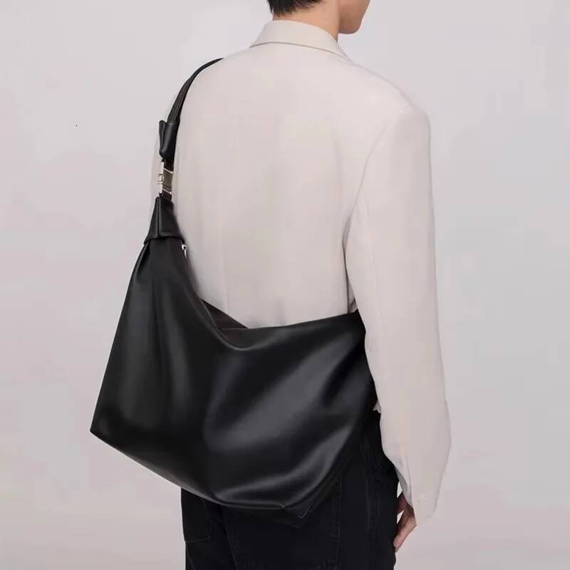 New Versatile Soft Leather Men's Dumpling Casual Shoulder Crossbody Bag Female Capacity Totes Hobos Handbags Large high-quality