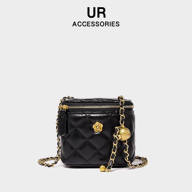 2025 New Mini Quilted Texture Chain Single Shoulder Crossbody Camellia Small Box Bag