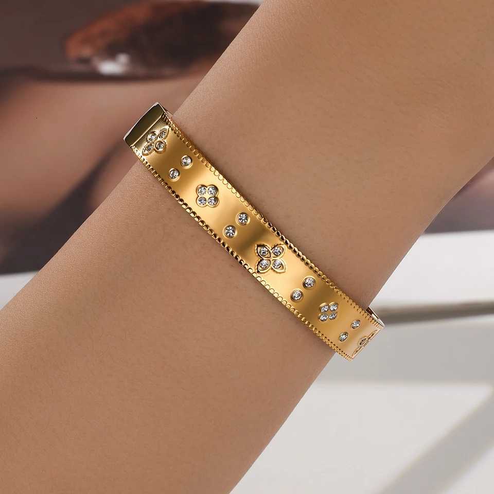 luxury ZAKOL 2 Pieces Stainl Steel Bracelet Bangles Shiny Zircon Hollow Flower Wens ryday Accories S250905