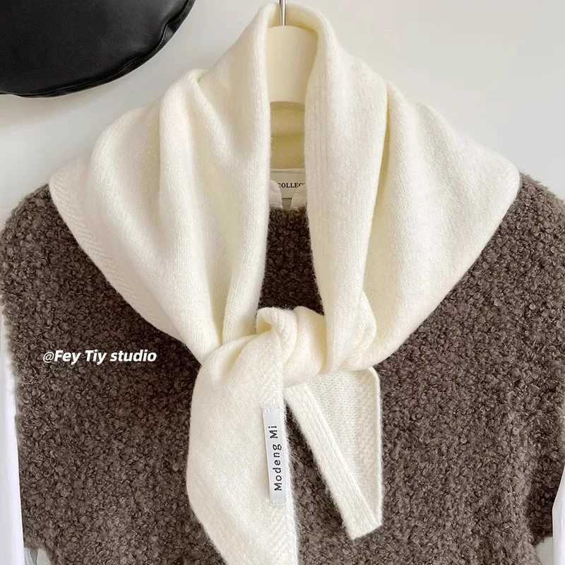 Pure Wool Knitted Triangle Scarf Women Multifunctional Warm Fashion Neck Warter Winter Scarf Shl Wr For Women Daily OutfitXJ250905
