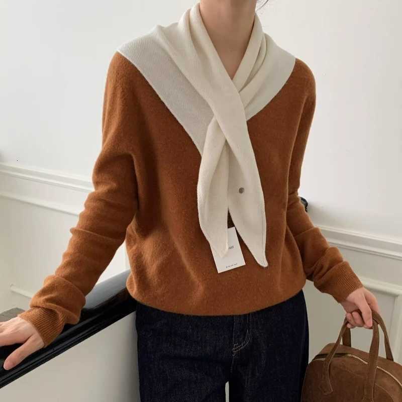 Korean Versatile Knitted Triangular Scarf Women Autumn Winter Wool Blend Solid Simple Small Shl Female Stylish Woolen WrXJ250905