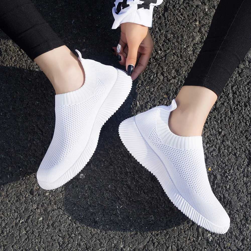 2024 Spring Women Shoes Knitting Sock Sneakers Women Flat Shoes Casual Breathable Sneakers Flats Walking Shoes for Women Z250905