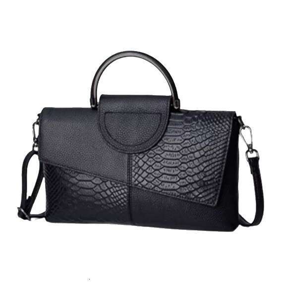 Clutch for Women New Large Capacity Banquet Handbag Crocodile Pattern Ladies Fashionable Elegant Crossbody Bag