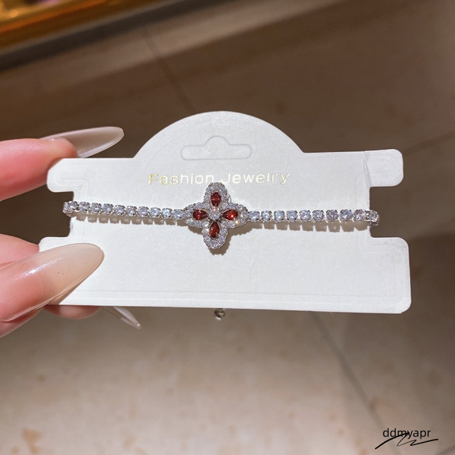 Sier Tone Clover Shaped Bracelet Black Gem ddmydec Crystal Accents Elegant Party Daily Wear Gift For Her High Quality And Stylish Jewelry ddmydec