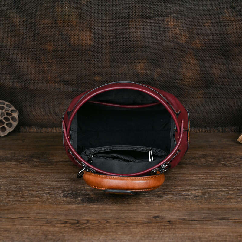 New Casual Simple Daily Matching Women's Embossed Handmade Color Rubbing Handheld Clip Crossbody Bag