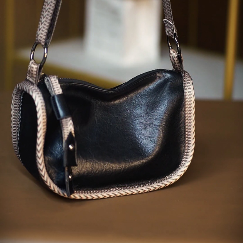 2025 New Style Bags Korean Trendy Small Square Dumpling-Style Shoulder Women's Crossbody Bag