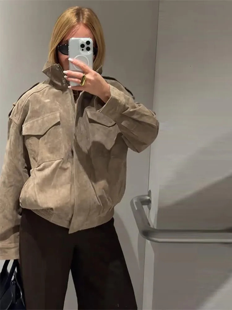 Autumn Winter Stand Collar Long Sleeve Jacket For Women Elegant Pocket Zipper Bomber Coat Female Chic Street Lady Outerwear 250905