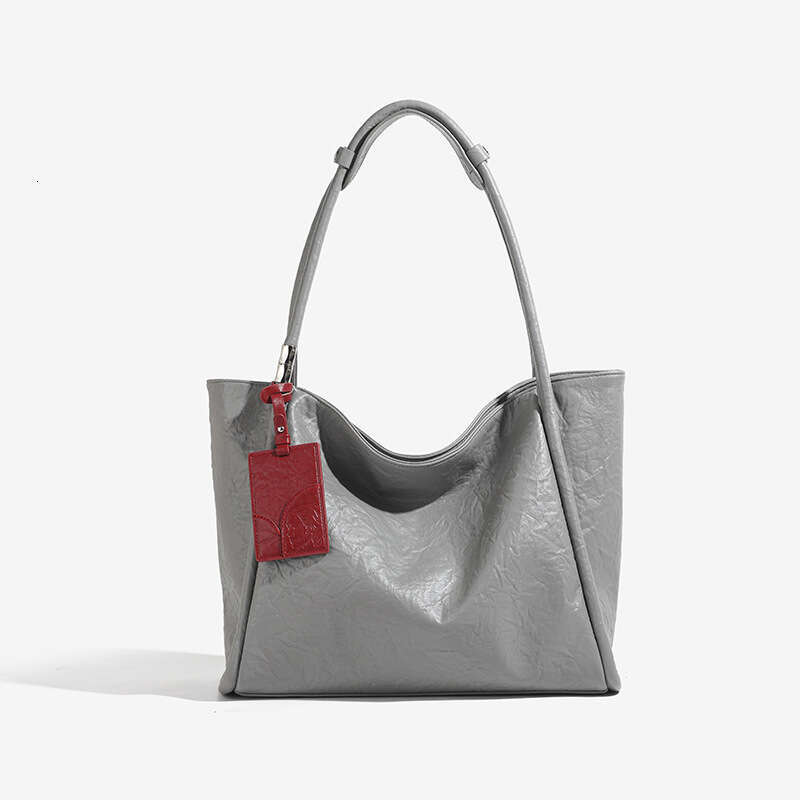 New Niche Simple Black Large Capacity Tote for Women Summer Commuting High-end Shoulder Underarm Bag