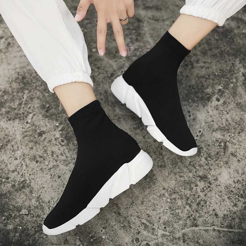 Classic Black Socks Running Shoes Men High Sock Trainers Women Slip On Couple Casual Shoes Lightweight Sneakers Men Basket Homme Z250905