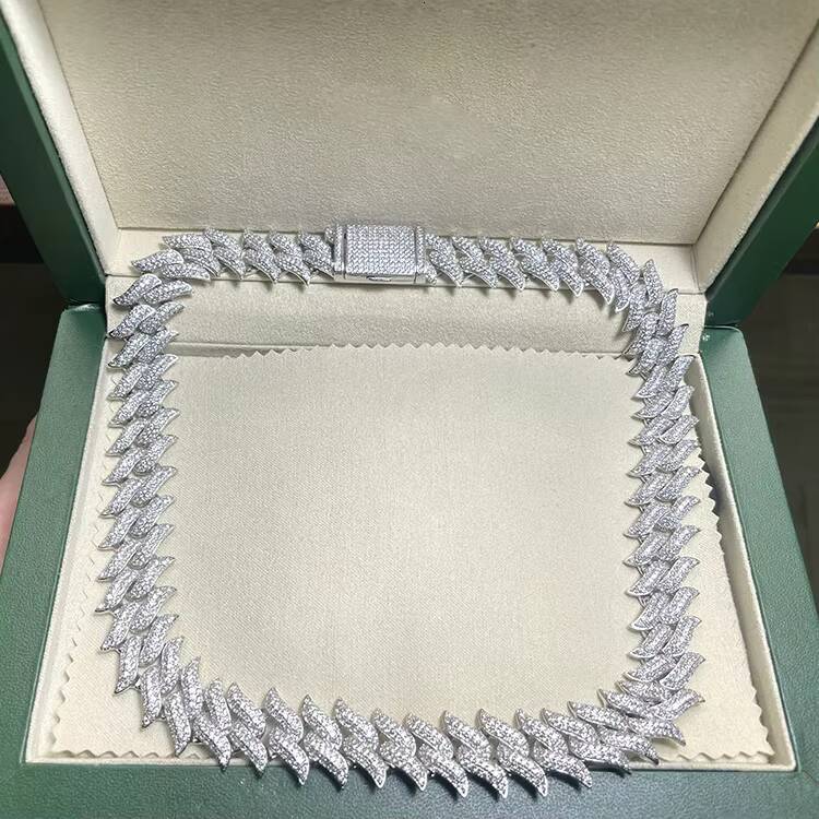 Spiked Shape 925 Silver DVVS Moissanite Diamond Iced Out 12mm 16mm Wide Necklace Cuban Link Chain