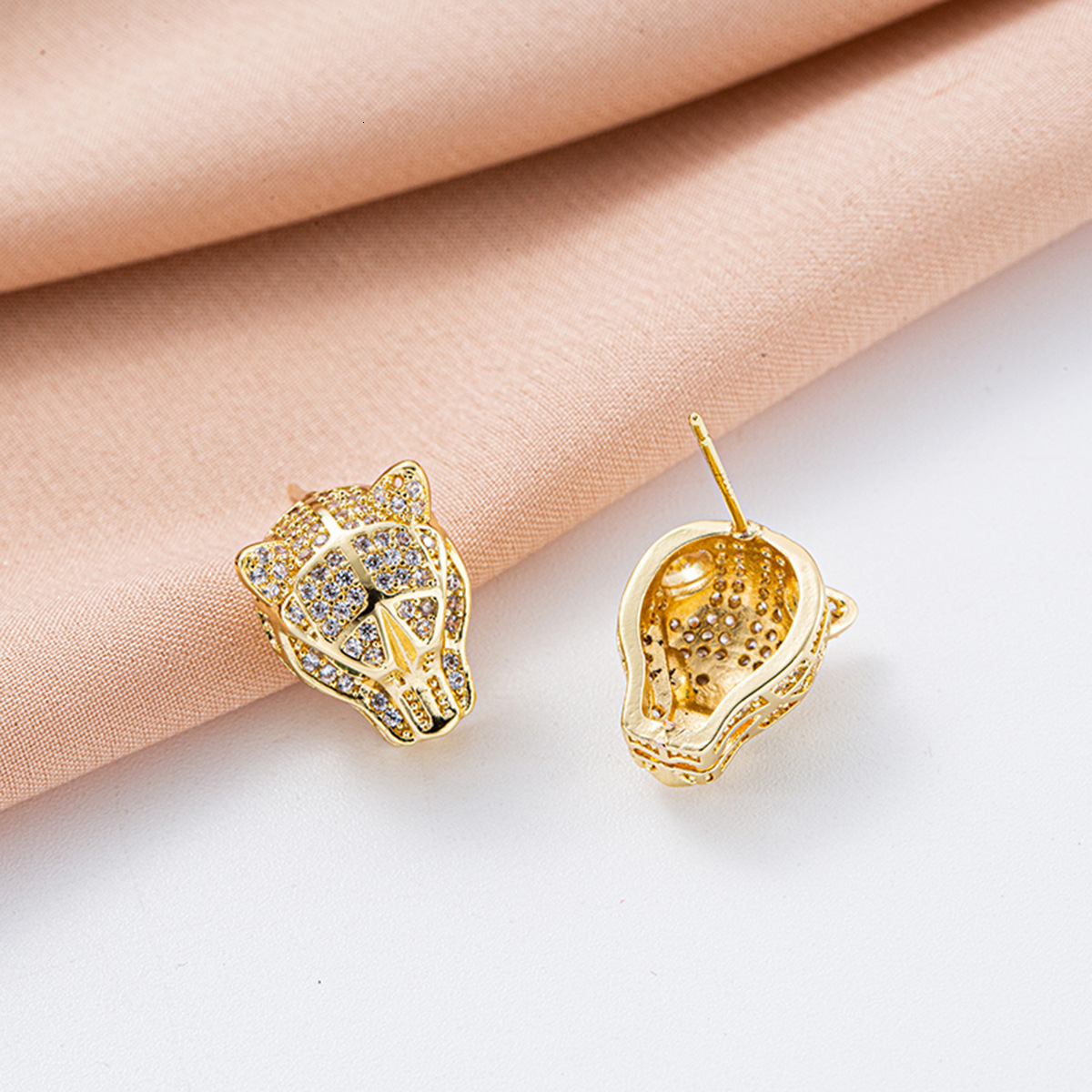 Luxury Brand Designer Jewelry Fashion Gold Inlaid Zircon Cheetah Earrings Niche Elegant Lightweight New Women's Accessories Wholesale
