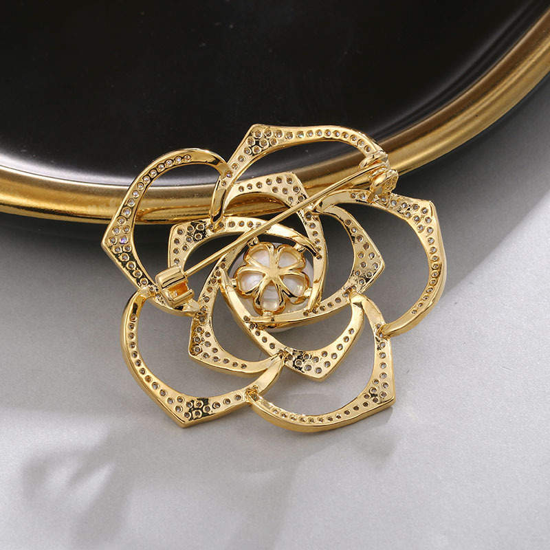 Fashionable And Personalized High-end Flash Drill Brooches For Women's Temperament Rose Flower Collar Pin Anti-exposed Fixed Pin Accessories