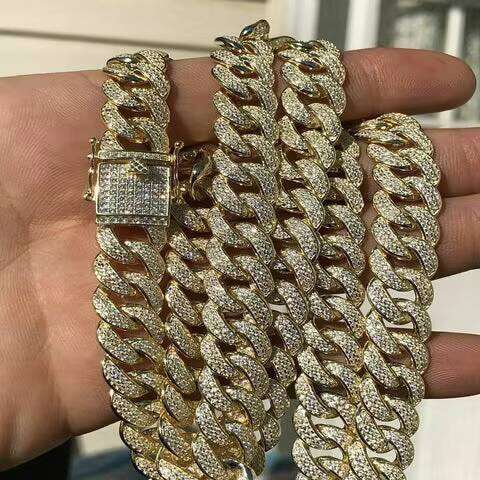 Men's Cuban Link Chain with Miami Moissanite Dia Elegant Jewelry Product