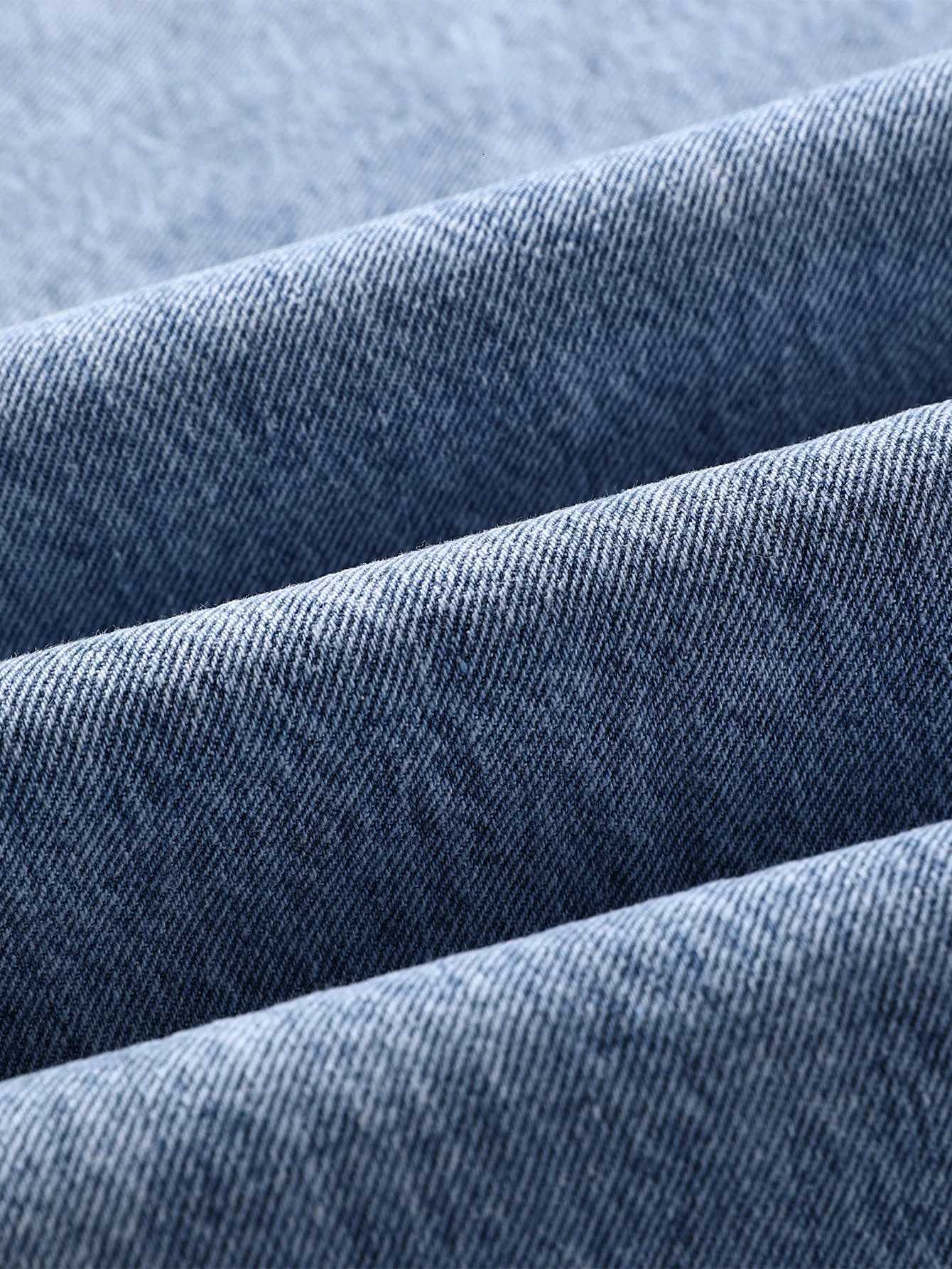 Mens Loose Fit Denim Jeans Vintage Light Blue Wash Comfortable Casual Pants for Everyday Wear Trendy and Stylish W250905