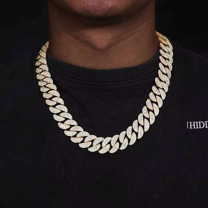 Stylish Sier Moissanite Cuban Link Necklace 22mm Iced Out Hip Hop Chain Bold Streetwear Jewelry for Men Wholesale Supply