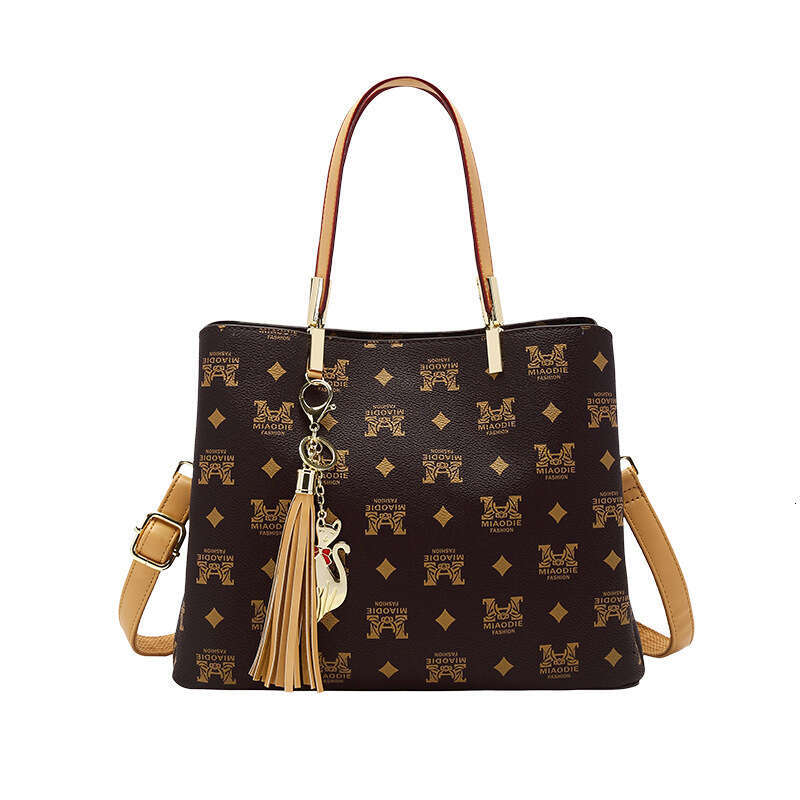 Elderly Women's Genuine Leather 2025 New Fashion Trendy Ladies Crossbody Shoulder Large Capacity Bucket Bag for Women