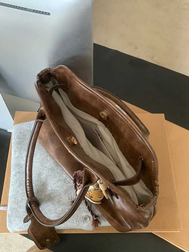 CGCBAG Vintage Designer Tote Bag Casual Lage Capacity Womens Shoulder Bag Simple Commuting PU Leather Ladies Handbags Z250903