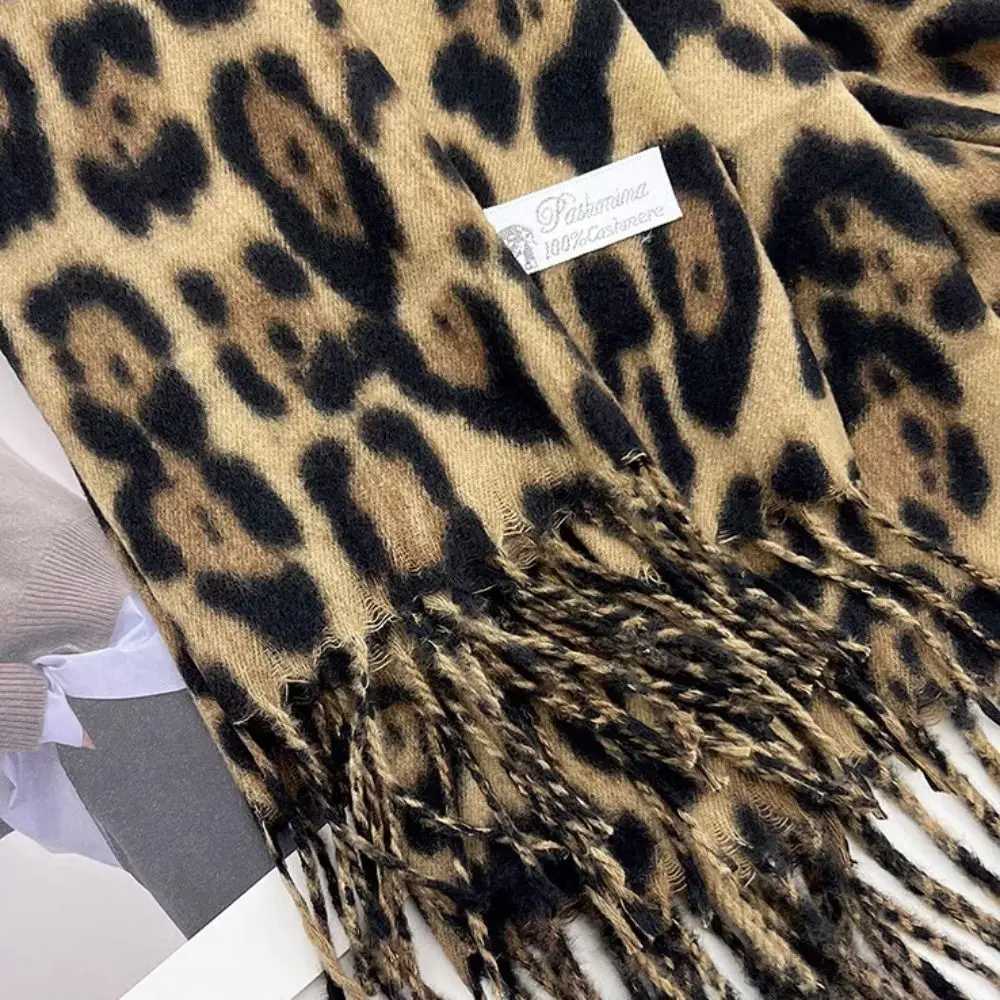 Sexy Leopard Tassels Shl Imitation Cashmere Thickened Foulard Hijabs Windproof La Scarves Wrs Neck WarmerXJ250905