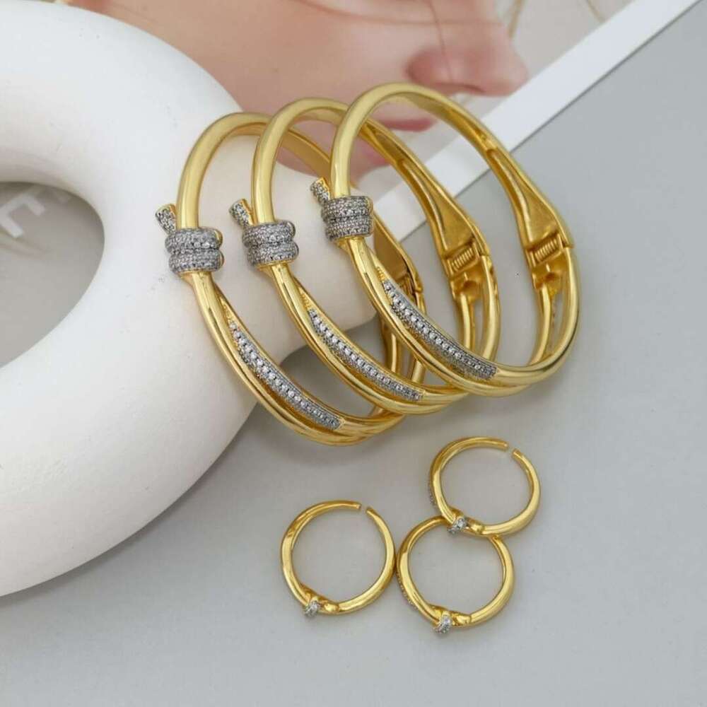 Niche Fashion Light Zircon Inlaid Two-tone Gold-plated Twist Knot Ring Bracelet Jewelry