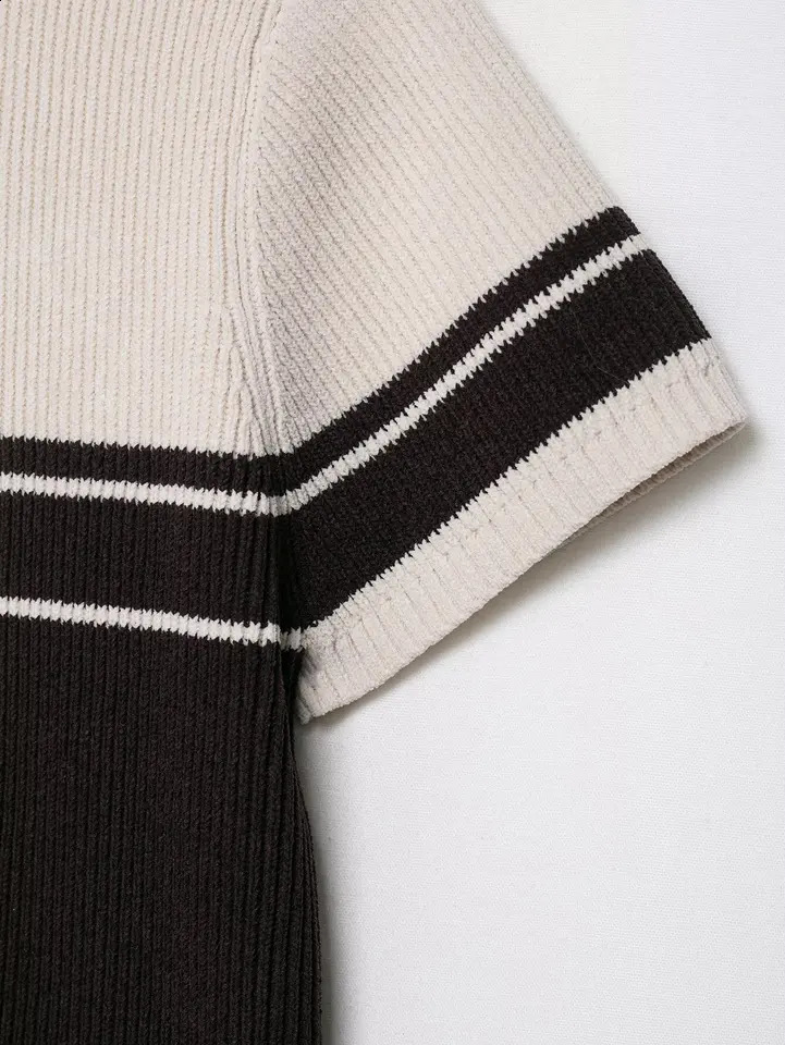 Autumn Women Stripe Loose Polo Neck Pullover Tops Knitwear Woman Short Sleeve Tshirt Ladies Knitted Sweater 250905