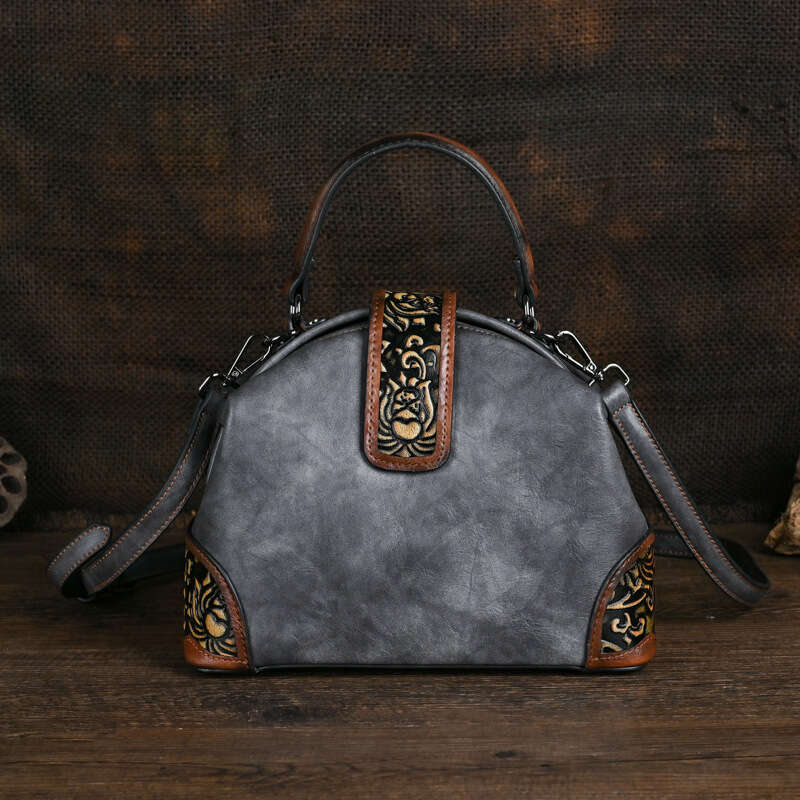 New Casual Simple Daily Matching Women's Embossed Handmade Color Rubbing Handheld Clip Crossbody Bag