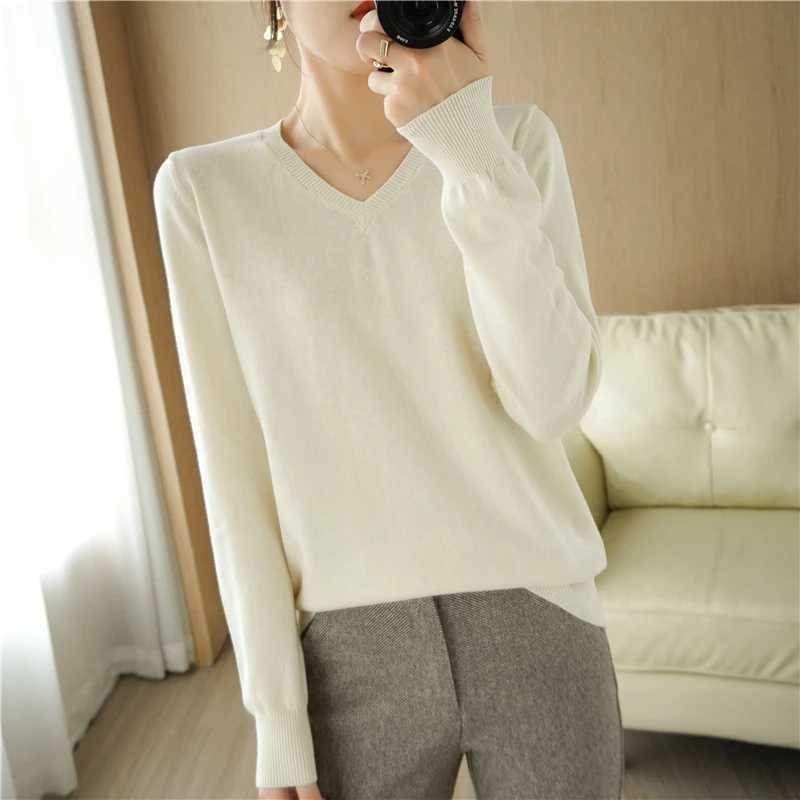 2024 AutumnWinter Womens Peach Vneck Knitted Sweater 100 Long Staple Cotton Korean Edition Fashion Versatile Elegant Top SMY Z250905