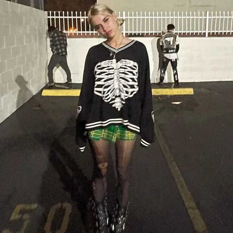 Womens Printed Halloween Series Horror Ghost Skeleton Pattern Sweater Street Casual Winter Round Neck Knitted Couple Sweatshirt Z250905