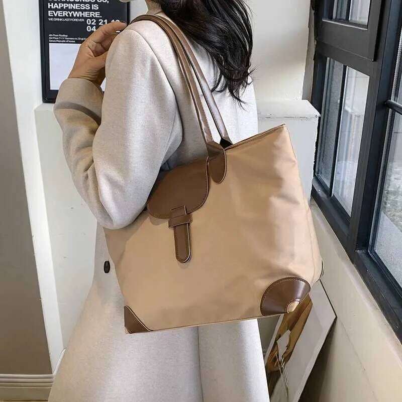 Large Capacity New Minimalist And Fashionable Shoulder Bag Commutin241105